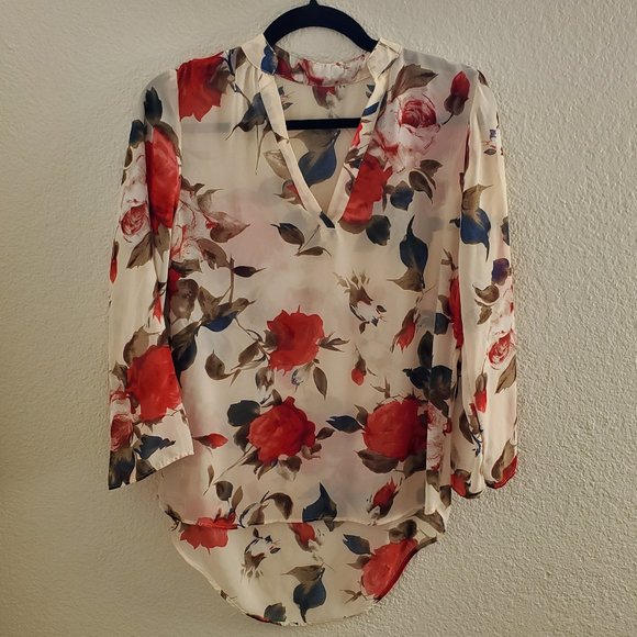 Tops - Rose Printed V-Neck 3/4 Sleeve Blouse